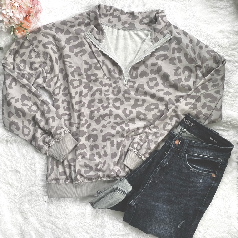 Gray Leopard Pullover